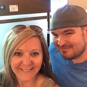 Meet your Posher, Carrie